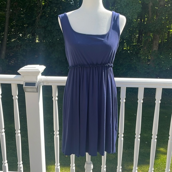Simple solid navy dress - Picture 1 of 3